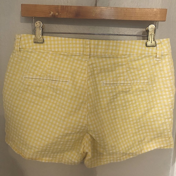 Women’s size 6, “Everyday Short”, gingham seersucker w/ front pockets - Picture 3 of 3